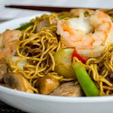 Seafood & Vegetable Chow Mein